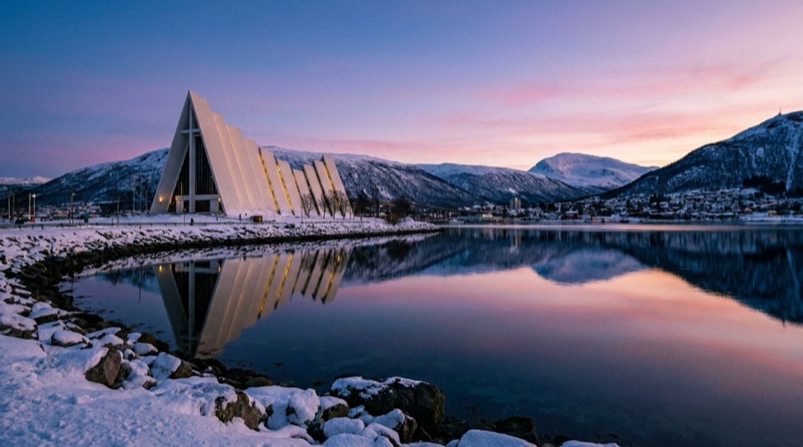 Tromsø domkirke in winter
